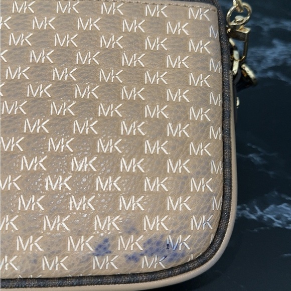 Michael Kors Jet Set Charm East West Camera Crossbody Camel Beige AUTHENTIC - Picture 8 of 10